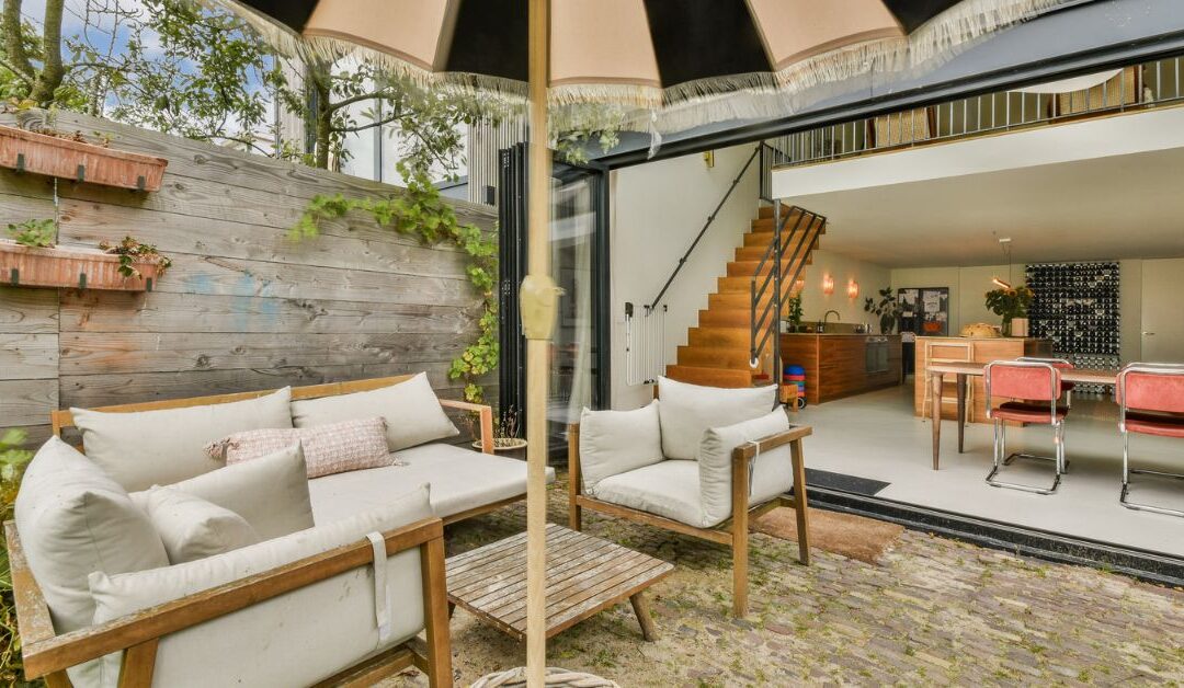 How to Create a Stunning Outdoor Living Space in 5 Simple Steps